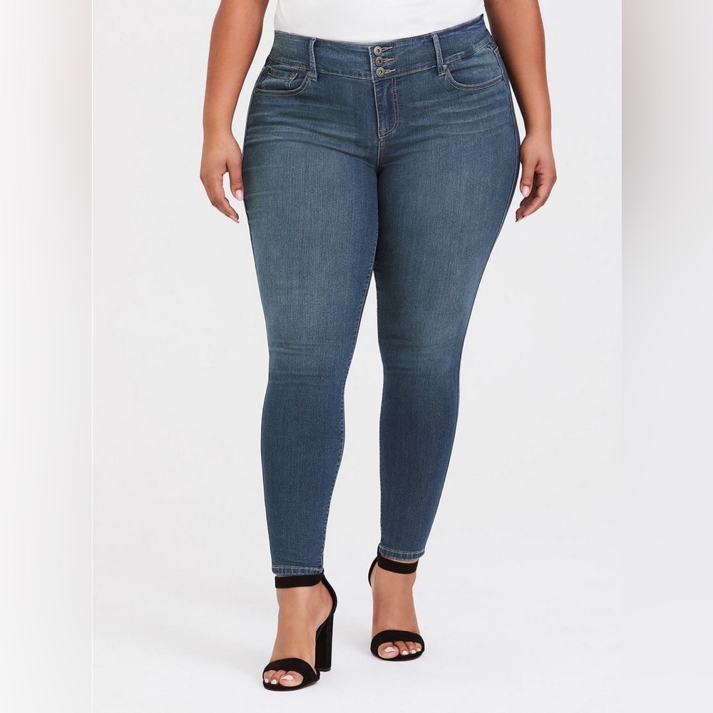 Torrid Skinny Jean Jegging Super Stretch Medium Wash Size 12 Short